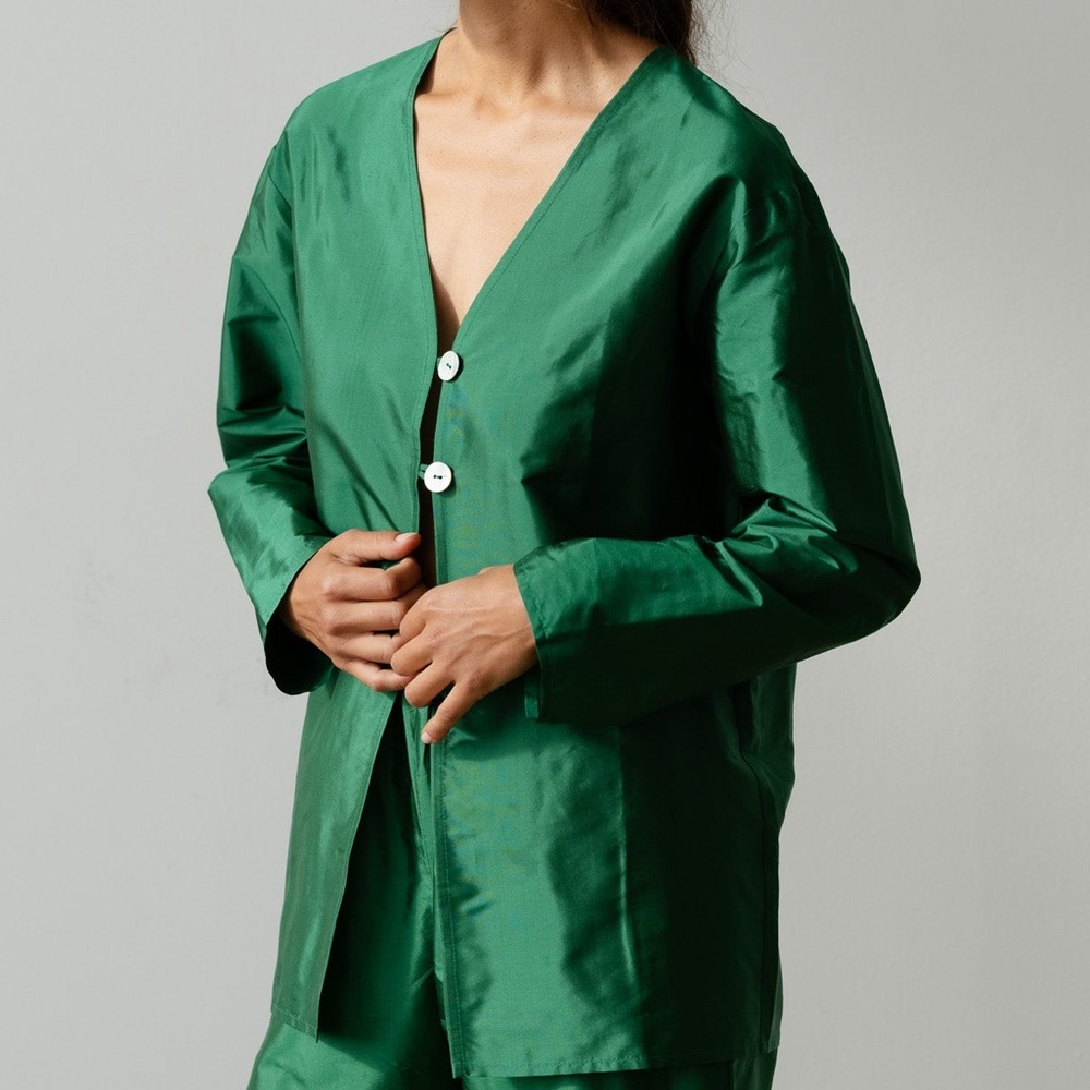 DONNI. Emerald Green Silk V-Neck Button Top - Picture 8 of 9